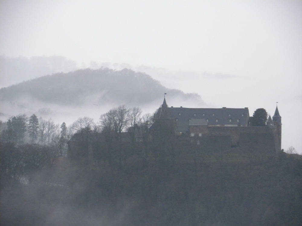 Schloss Hohenlimburg im Dezembernebel